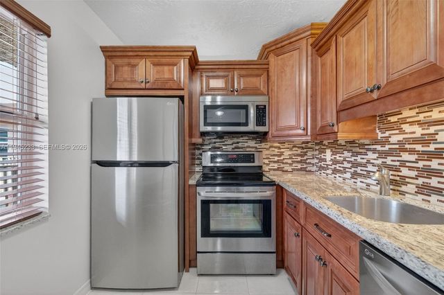 2801 Somerset Drive 408, Lauderdale Lakes, FL 33311