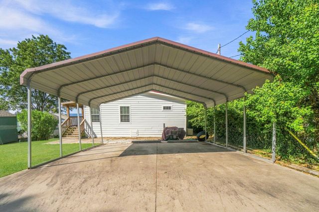 298 Nugent Drive, Livingston, TX 77351