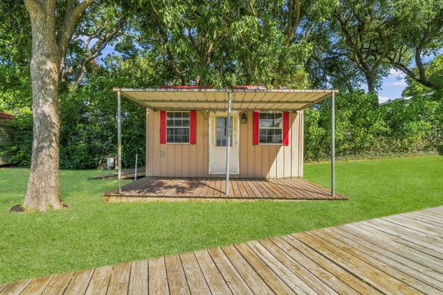 298 Nugent Drive, Livingston, TX 77351