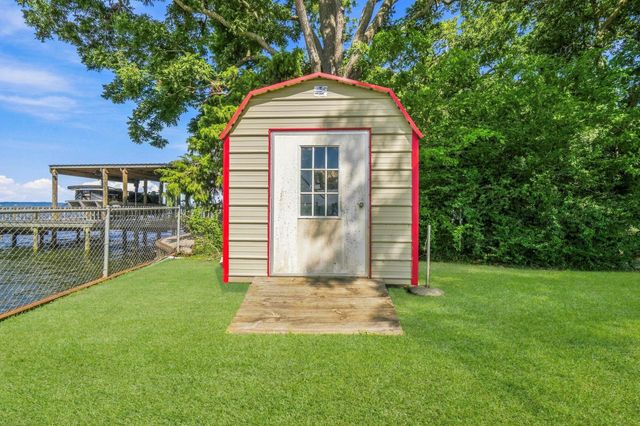 298 Nugent Drive, Livingston, TX 77351