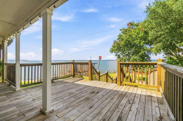 298 Nugent Drive, Livingston, TX 77351