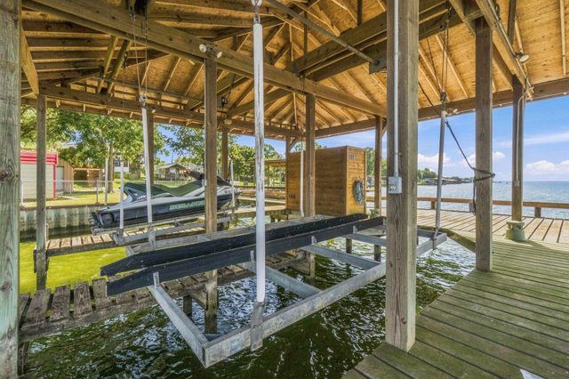 298 Nugent Drive, Livingston, TX 77351