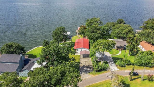 298 Nugent Drive, Livingston, TX 77351