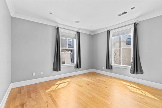37 P St 3, Boston, MA 02127