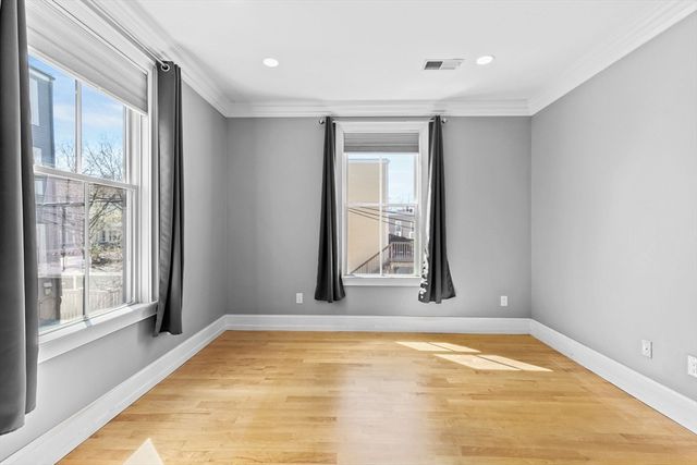 37 P St 3, Boston, MA 02127