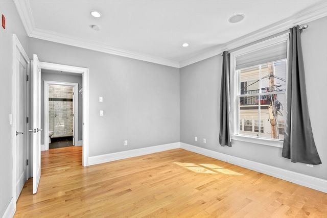 37 P St 3, Boston, MA 02127