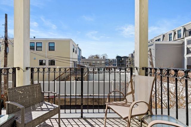 37 P St 3, Boston, MA 02127
