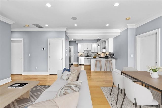 37 P St 3, Boston, MA 02127