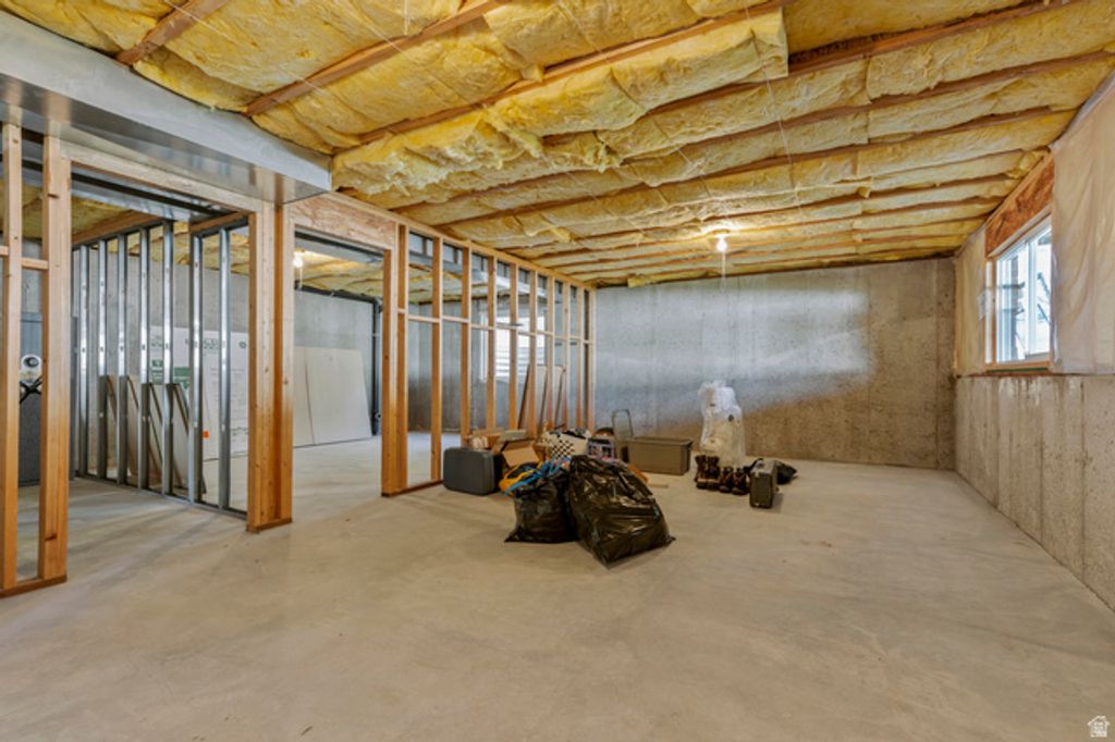 Image 27 of property listing at 3648 TROON DR, Syracuse, UT 84075