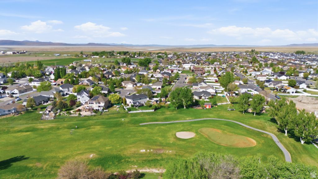 Image 34 of property listing at 3648 TROON DR, Syracuse, UT 84075