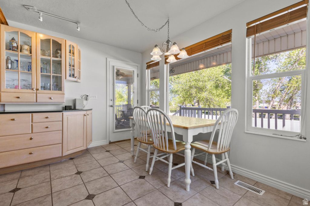Image 10 of property listing at 3648 TROON DR, Syracuse, UT 84075