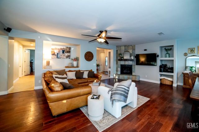 5308 Aurora Way, Bakersfield, CA 93306