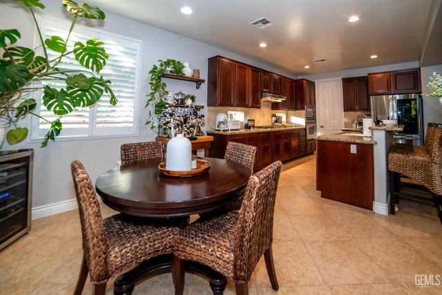 5308 Aurora Way, Bakersfield, CA 93306
