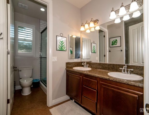 5308 Aurora Way, Bakersfield, CA 93306