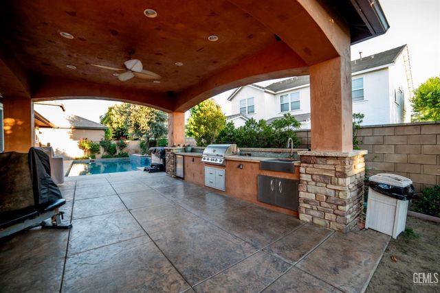 5308 Aurora Way, Bakersfield, CA 93306
