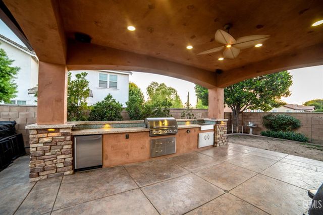 5308 Aurora Way, Bakersfield, CA 93306