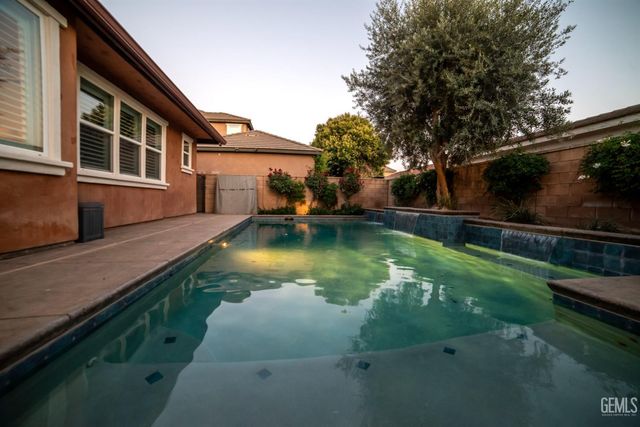5308 Aurora Way, Bakersfield, CA 93306
