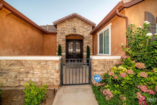 5308 Aurora Way, Bakersfield, CA 93306