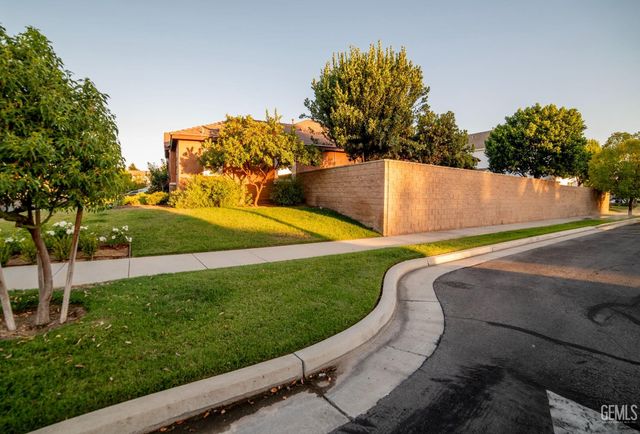 5308 Aurora Way, Bakersfield, CA 93306