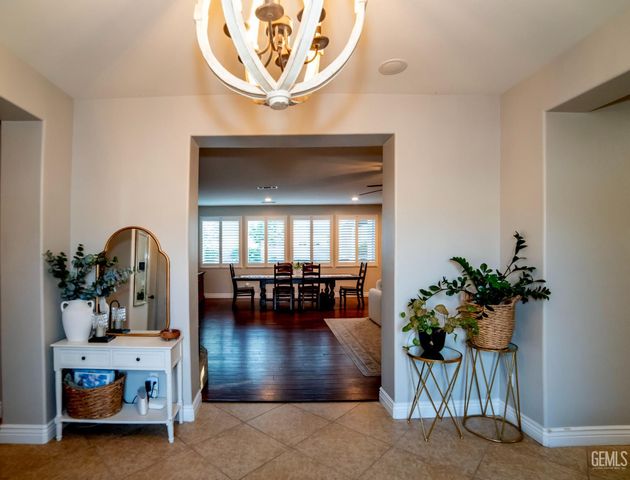 5308 Aurora Way, Bakersfield, CA 93306