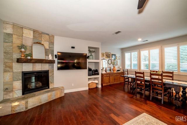 5308 Aurora Way, Bakersfield, CA 93306