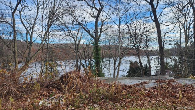 5 Birch Drive, Holmes, NY 12531