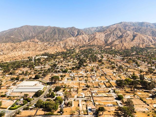 102 W Poppyfields Drive, Altadena, CA 91001