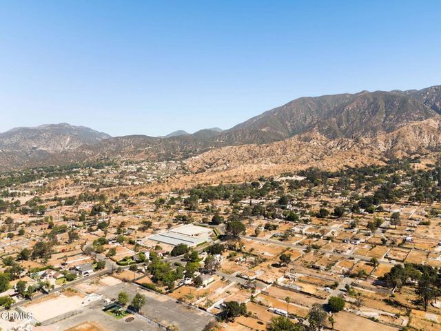 102 W Poppyfields Drive, Altadena, CA 91001