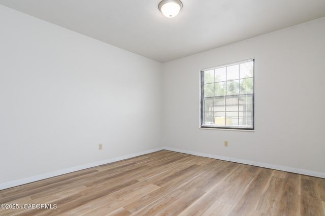 5401 COLLIER LANE, Jefferson City, MO 65109