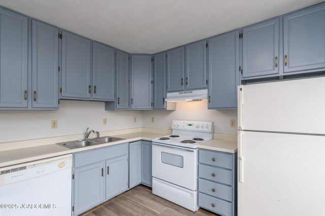 5401 COLLIER LANE, Jefferson City, MO 65109