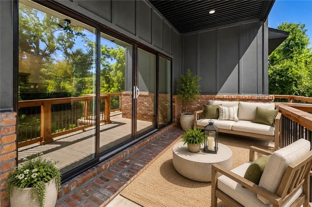1448 NW Bella Vista Road, Bentonville, AR 72712