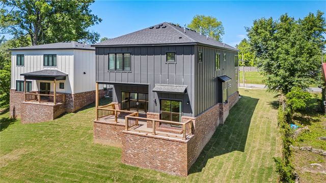 1448 NW Bella Vista Road, Bentonville, AR 72712