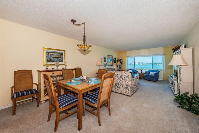 4750 COVE CIRCLE 303, St Petersburg, FL 33708
