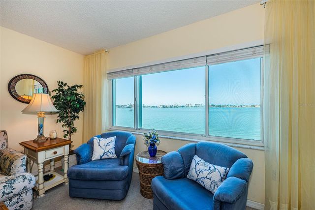 4750 COVE CIRCLE 303, St Petersburg, FL 33708