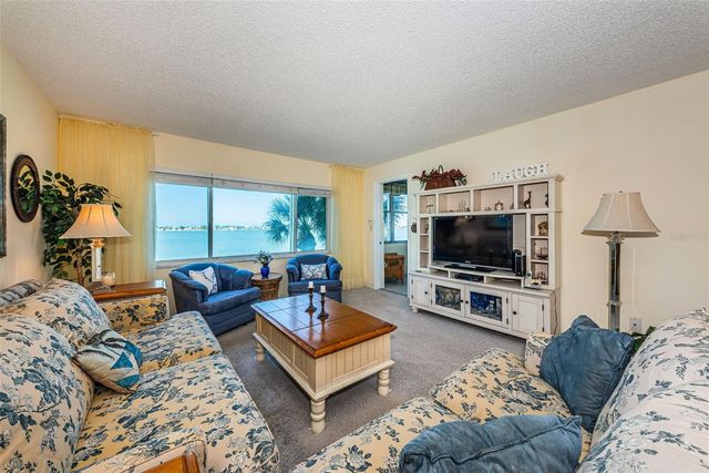4750 COVE CIRCLE 303, St Petersburg, FL 33708