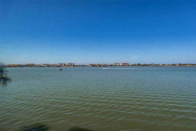 4750 COVE CIRCLE 303, St Petersburg, FL 33708