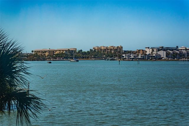 4750 COVE CIRCLE 303, St Petersburg, FL 33708
