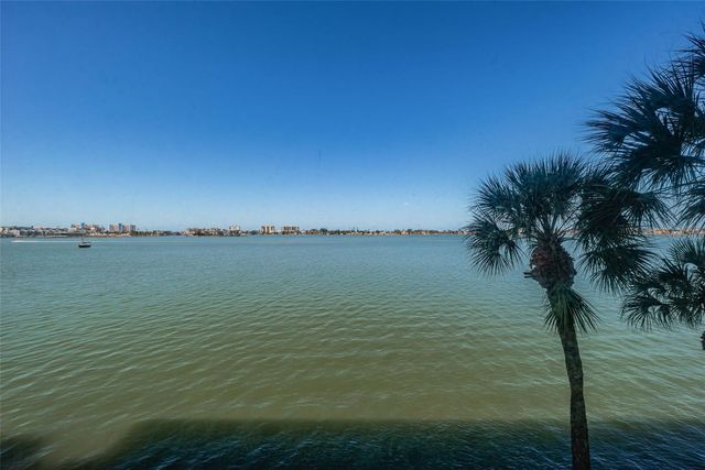 4750 COVE CIRCLE 303, St Petersburg, FL 33708