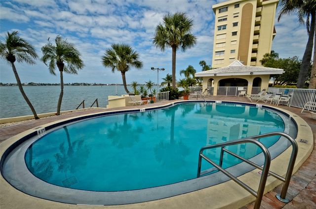 4750 COVE CIRCLE 303, St Petersburg, FL 33708