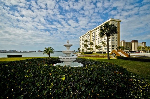 4750 COVE CIRCLE 303, St Petersburg, FL 33708