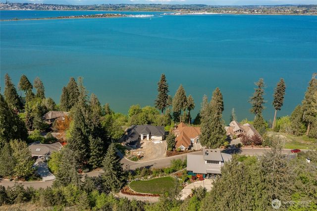 5442 Goldfinch Way, Blaine, WA 98230