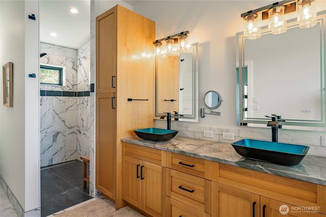 5442 Goldfinch Way, Blaine, WA 98230