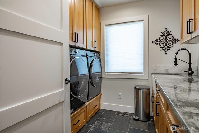 5442 Goldfinch Way, Blaine, WA 98230