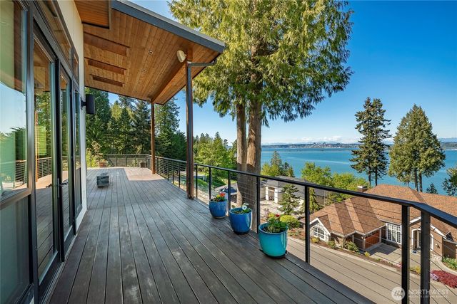 5442 Goldfinch Way, Blaine, WA 98230