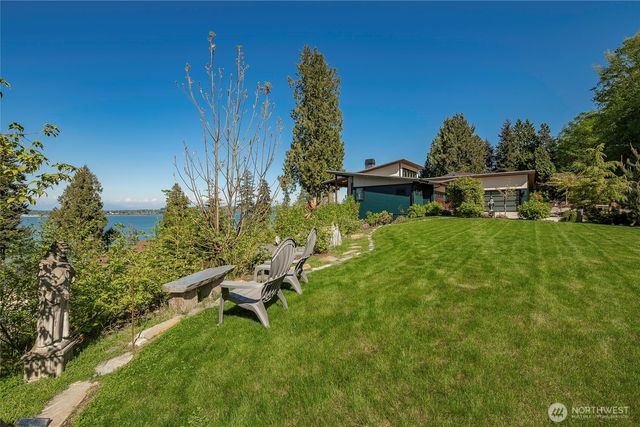5442 Goldfinch Way, Blaine, WA 98230