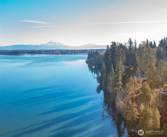 5442 Goldfinch Way, Blaine, WA 98230