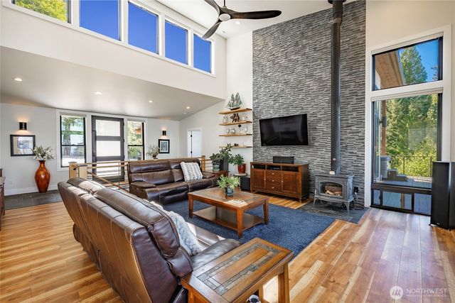 5442 Goldfinch Way, Blaine, WA 98230
