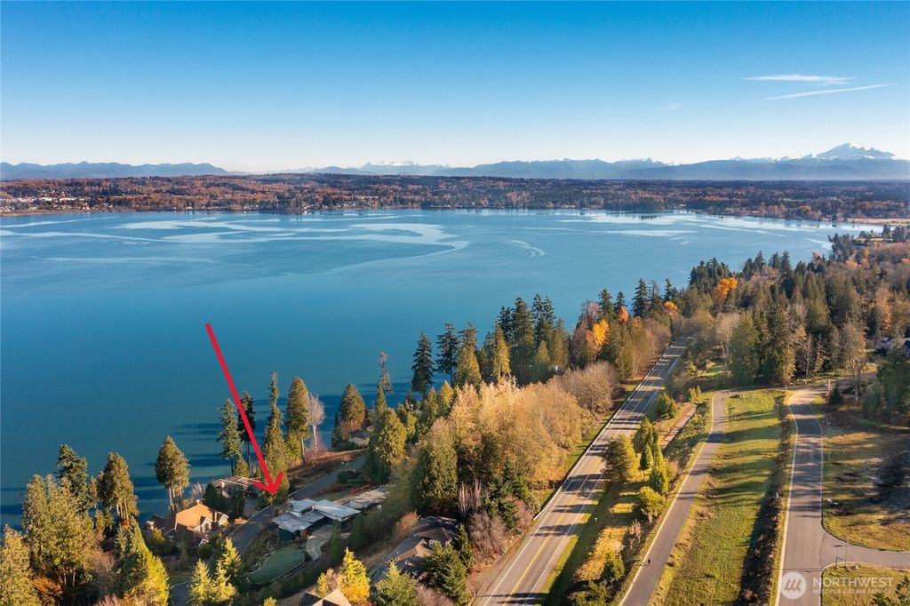 5442 Goldfinch Way, Blaine, WA 98230