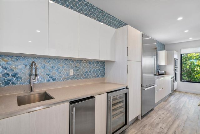 332 Balboa Street, Hollywood, FL 33019