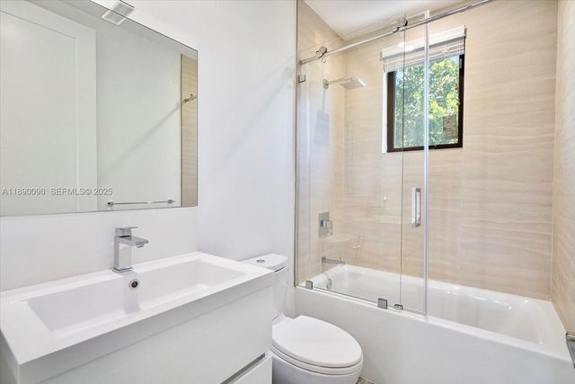 332 Balboa Street, Hollywood, FL 33019